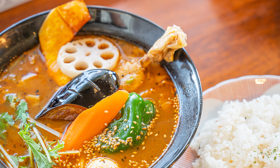 札幌のソウルフード、スープカレーとは？